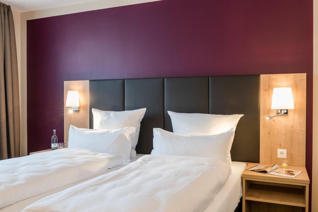 Die Post Hotel Bad Groenenbach Bilik gambar