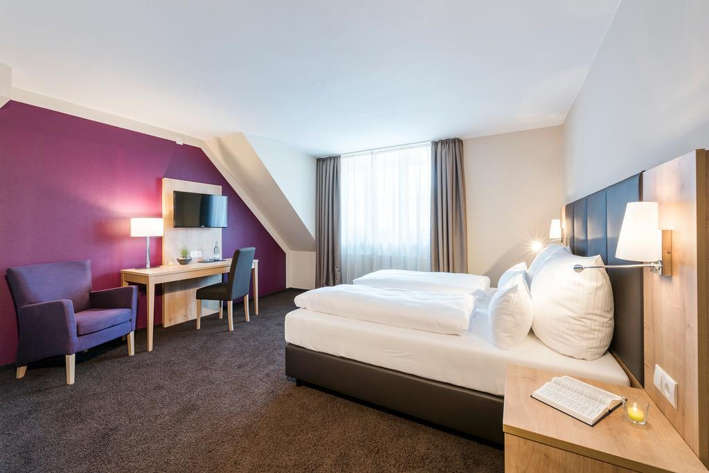 Die Post Hotel Bad Groenenbach Bilik gambar